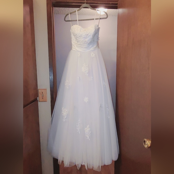 Moonlight Bridal Style T414 - Picture 7 of 8